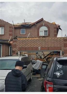 华人房屋遭龙卷风受损严重：报保险有许多名堂